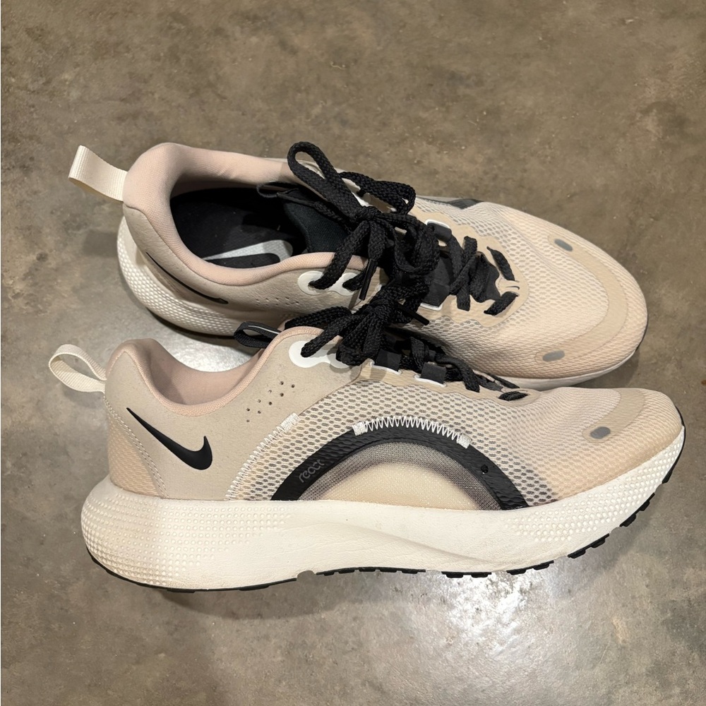 Nike Beige and Black Athletic Shoes